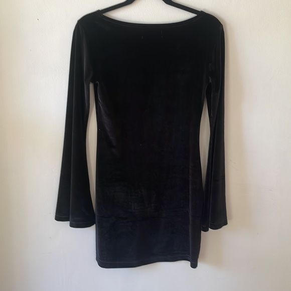 Urban outfitters velvet dress w/ bell sleeves 🖤 - Picture 5 of 5